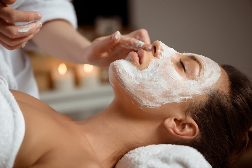 Image showing express facial treatment being performed